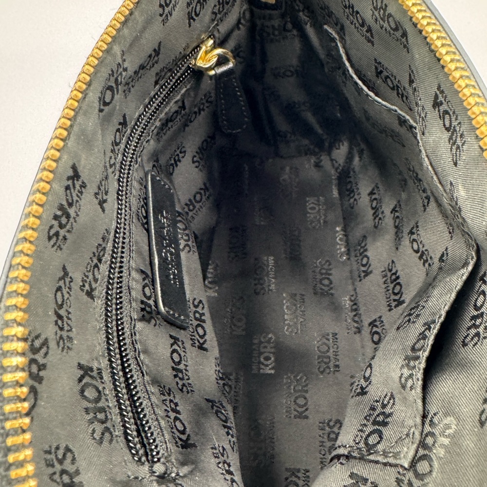 Michael Kors Black Saffiano Leather Cindy LG Dome Crossbody Bag Style: 38S8XCP3L - Picture 6 of 7